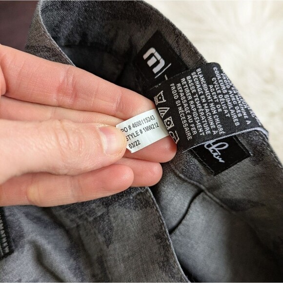 Travis Mathew Inlet Hybrid Stretch Shorts Size 32 Heather Gray Floral Golf - Picture 7 of 9